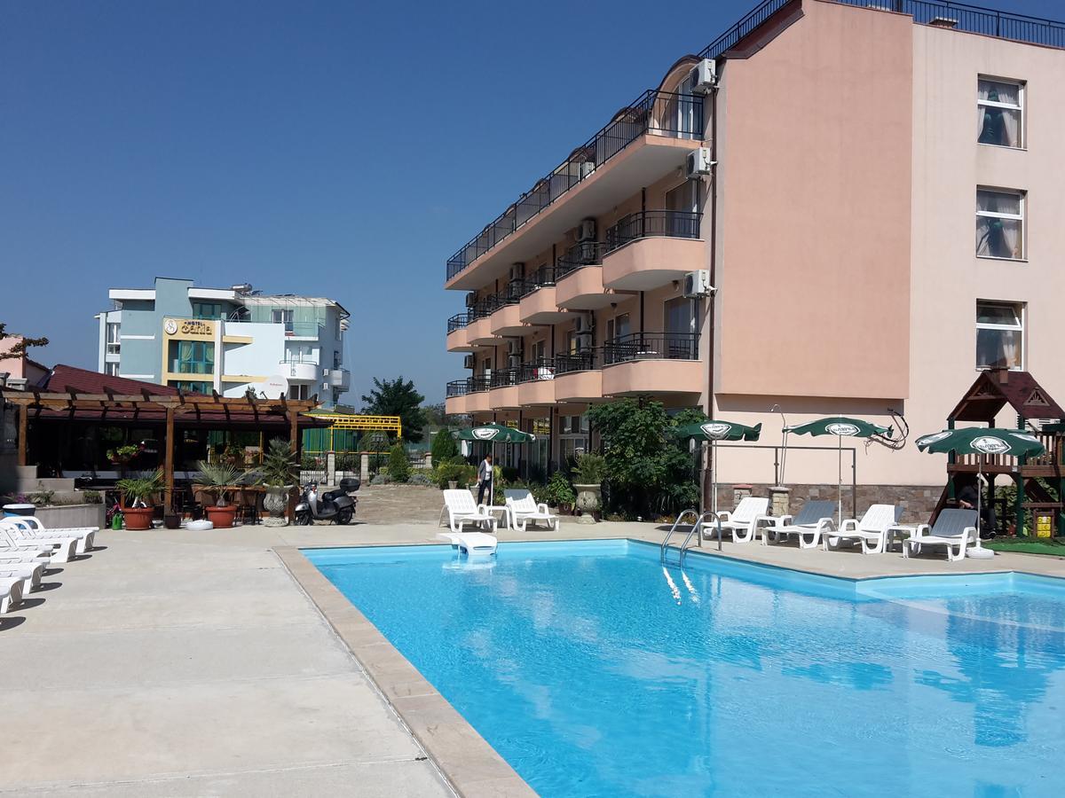 Hotel Black Sea - Breakfast, Pool & Free Parking 奥布佐尔 外观 照片