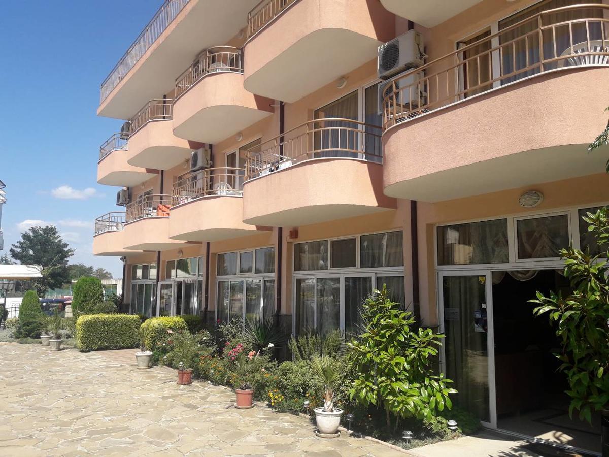 Hotel Black Sea - Breakfast, Pool & Free Parking 奥布佐尔 外观 照片