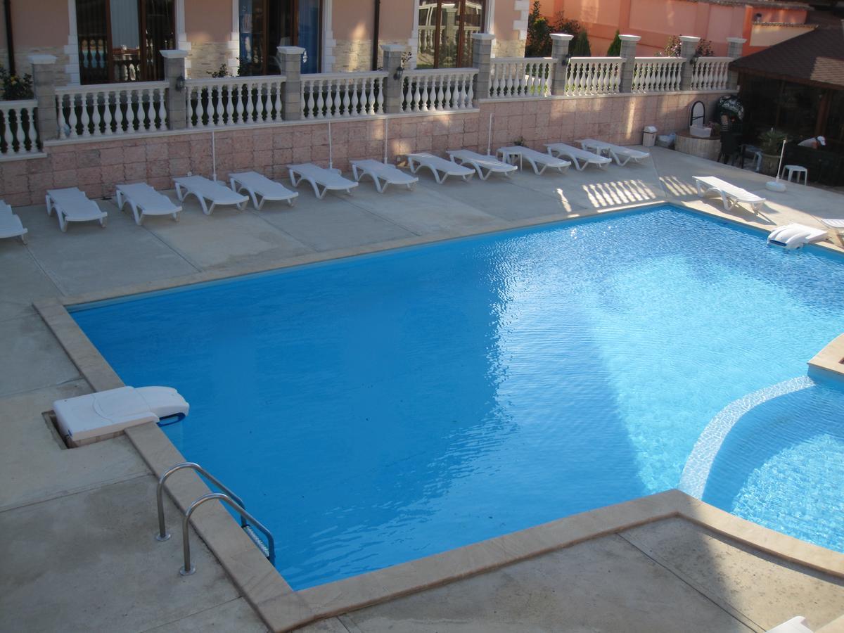Hotel Black Sea - Breakfast, Pool & Free Parking 奥布佐尔 外观 照片