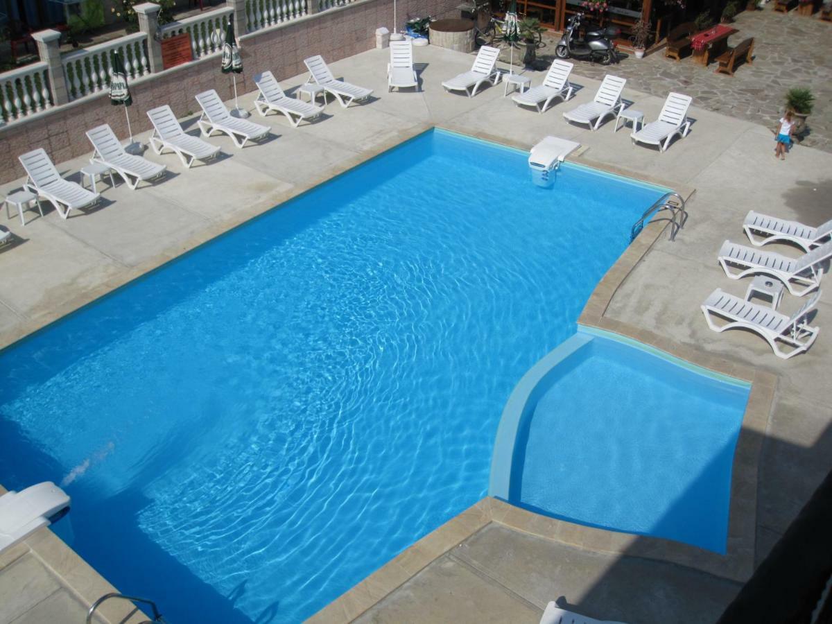 Hotel Black Sea - Breakfast, Pool & Free Parking 奥布佐尔 外观 照片